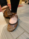 Hazel nut cream zebra flat