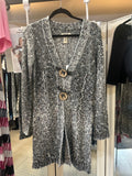 Veritgo big button sweater