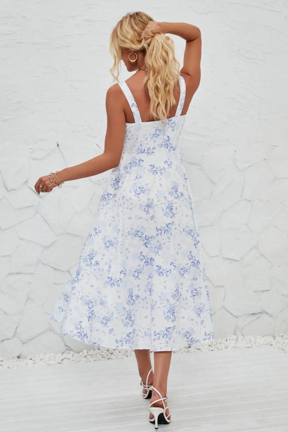 floral print contrast lace cami dress Our Floral Print Contrast Lace Backless Cami Dress is such a vibe